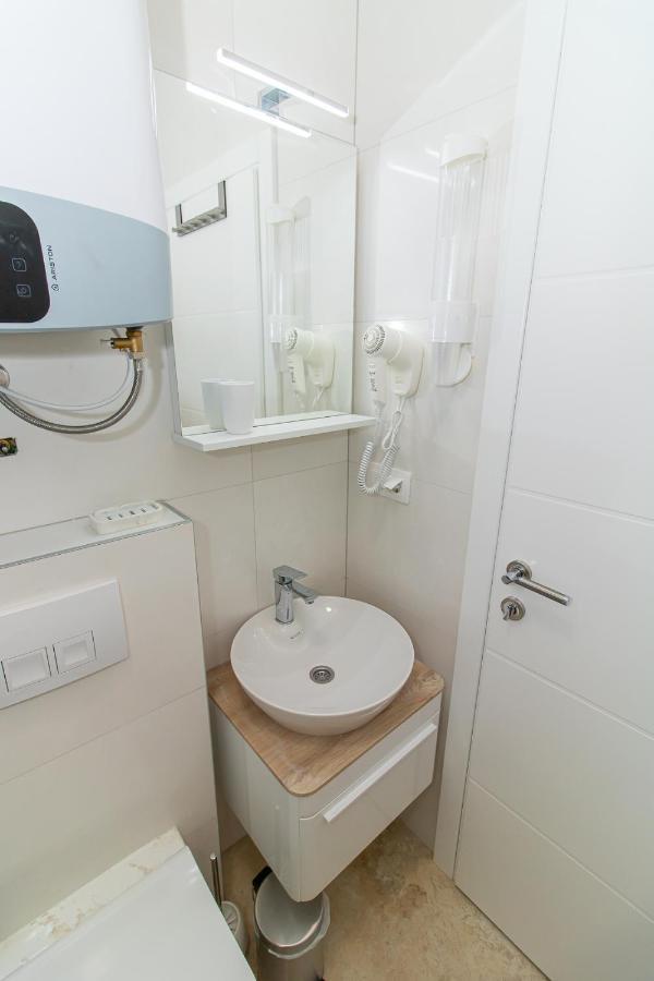 Luxury Apartments Iris Мостар Екстер'єр фото