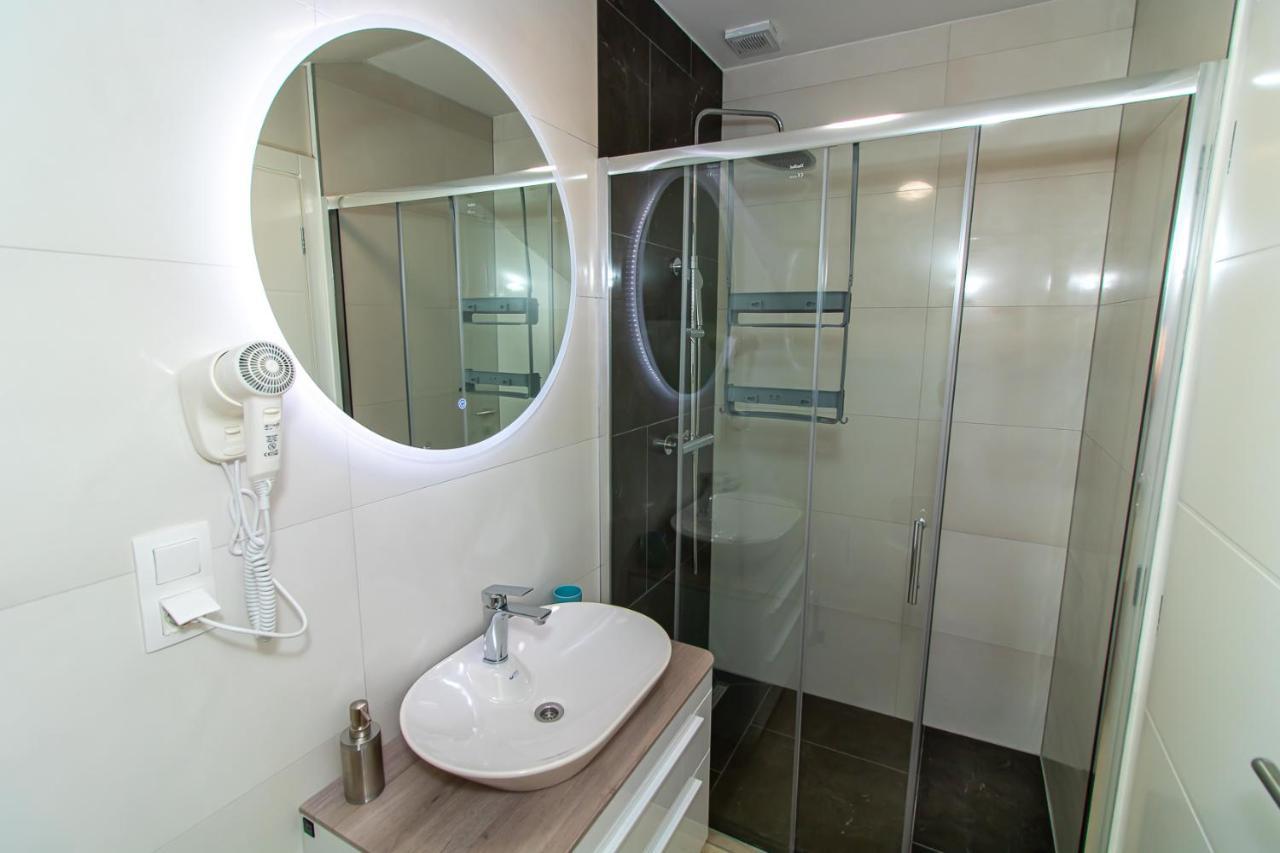 Luxury Apartments Iris Мостар Екстер'єр фото