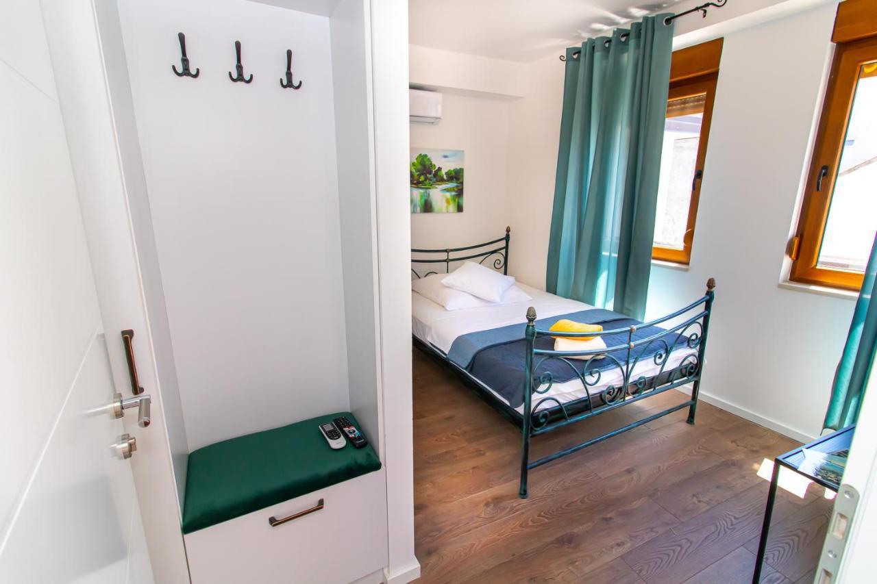 Luxury Apartments Iris Мостар Екстер'єр фото