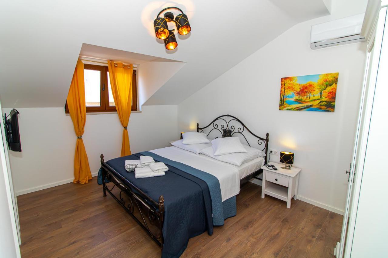 Luxury Apartments Iris Мостар Екстер'єр фото
