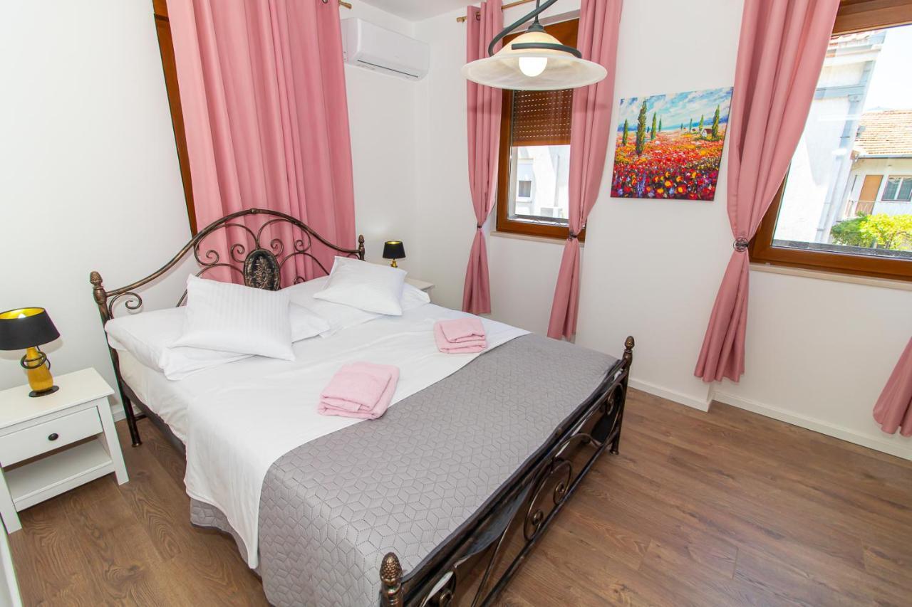 Luxury Apartments Iris Мостар Екстер'єр фото