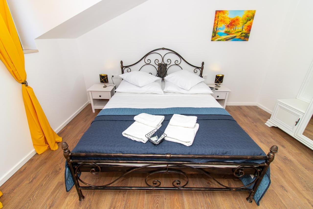 Luxury Apartments Iris Мостар Екстер'єр фото